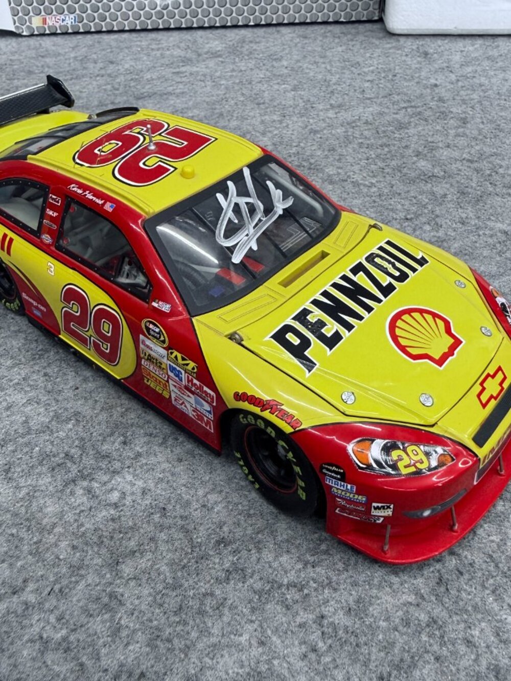 2010 CFS Champion Kevin Harvick #29 Shell Pennzoil 1/24 NASCAR Diecast Chevrolet - Picture 3 of 16